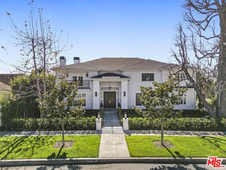 Residential Home in Cheviot Hills/Rancho Park