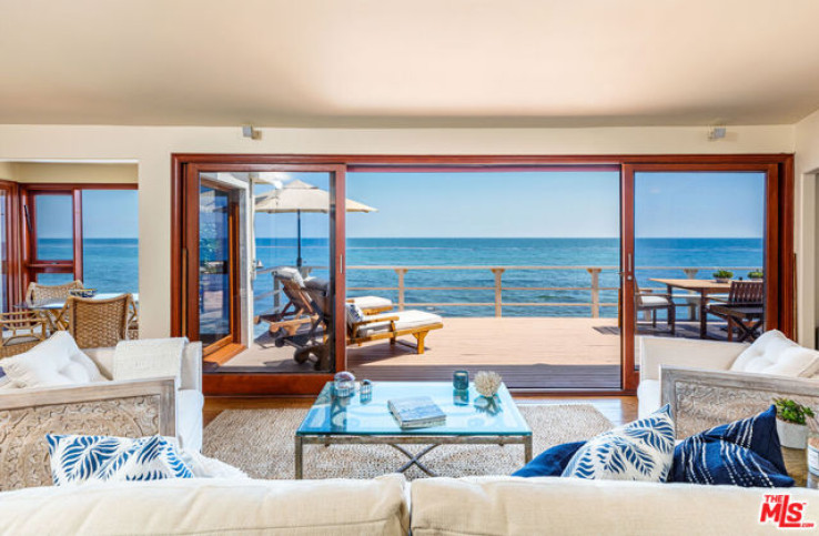 3 Bed Home to Rent in Malibu, California