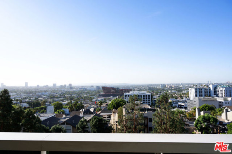 Residential Home in Sunset Strip - Hollywood Hills West