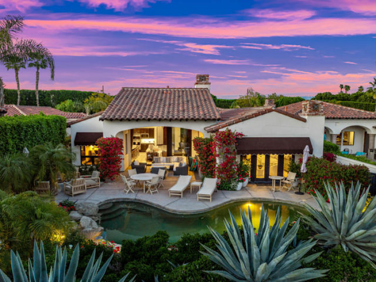 Residential Home in La Quinta South of HWY 111