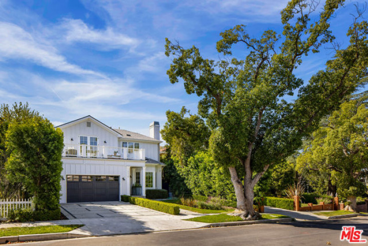 Residential Home in Cheviot Hills/Rancho Park