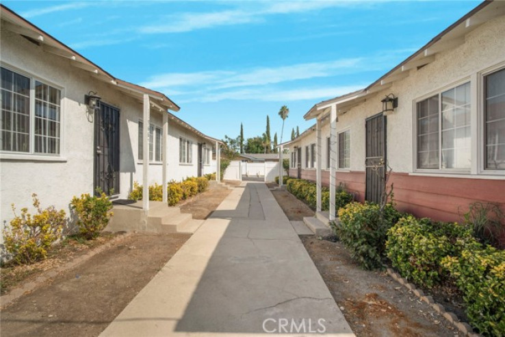  Income Home for Sale in North Hollywood, California