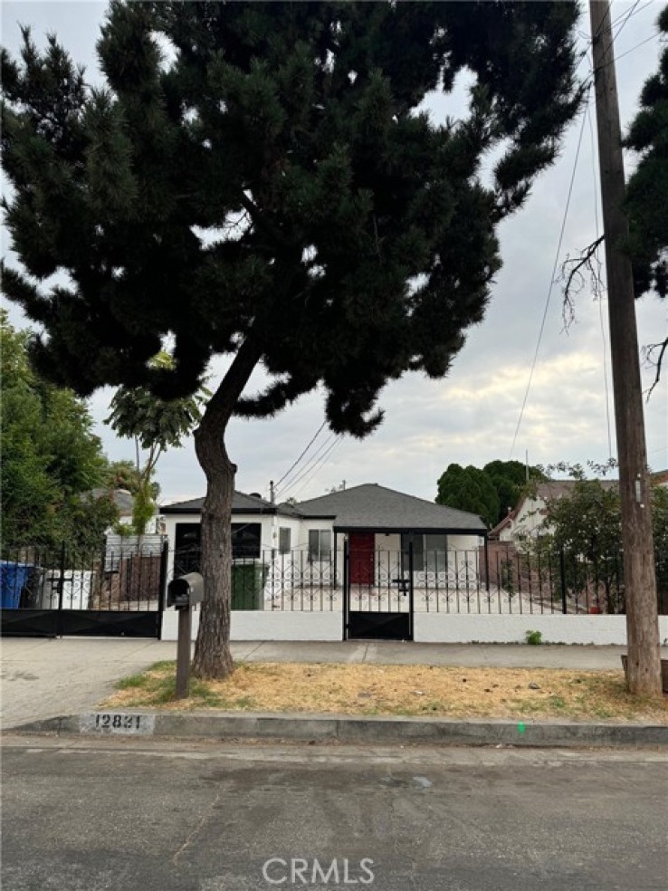 3 Bed Home to Rent in Sylmar, California