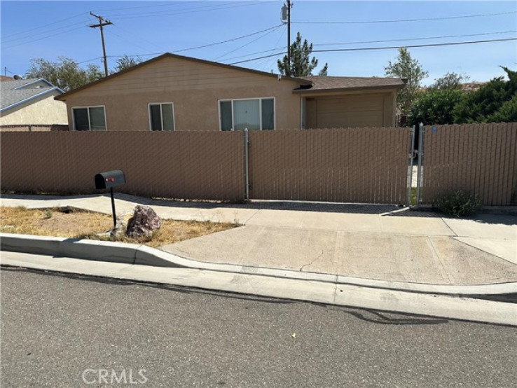 3 Bed Home to Rent in Barstow, California