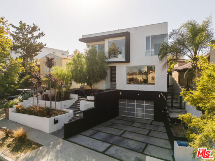 5 Bed Home for Sale in Los Angeles, California