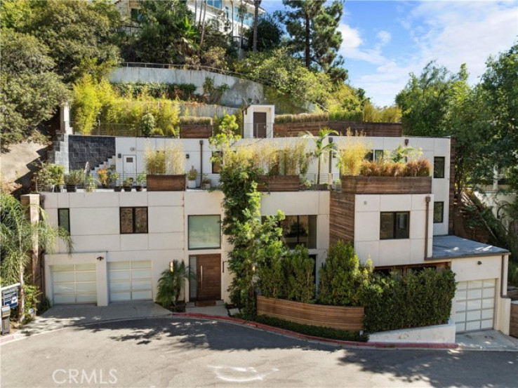 Residential Home in Beverly Hills Post Office