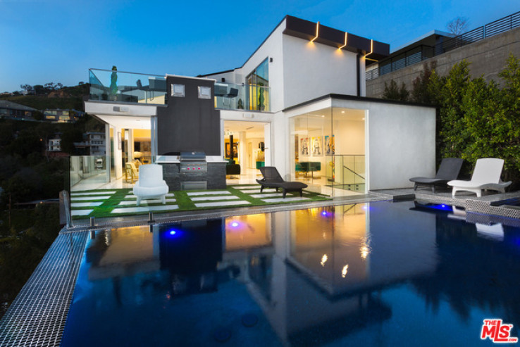 Residential Lease in Sunset Strip - Hollywood Hills West