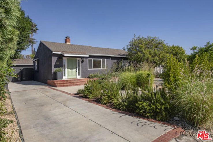 3 Bed Home to Rent in Valley Village, California