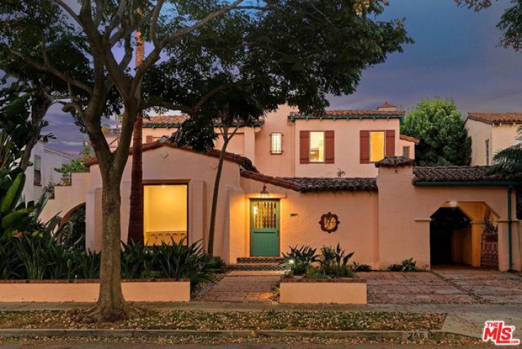 Residential Home in Beverly Hills