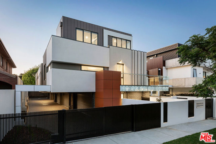 Residential Home in West Hollywood Vicinity