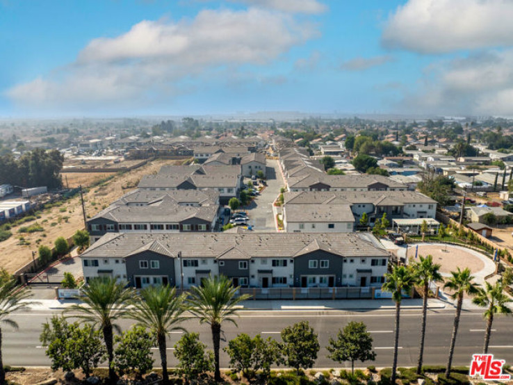 3 Bed Home to Rent in Fontana, California