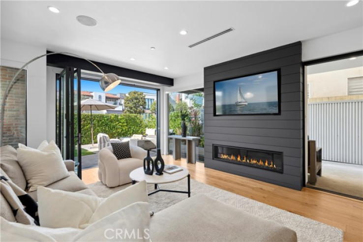 3 Bed Home for Sale in Corona del Mar, California