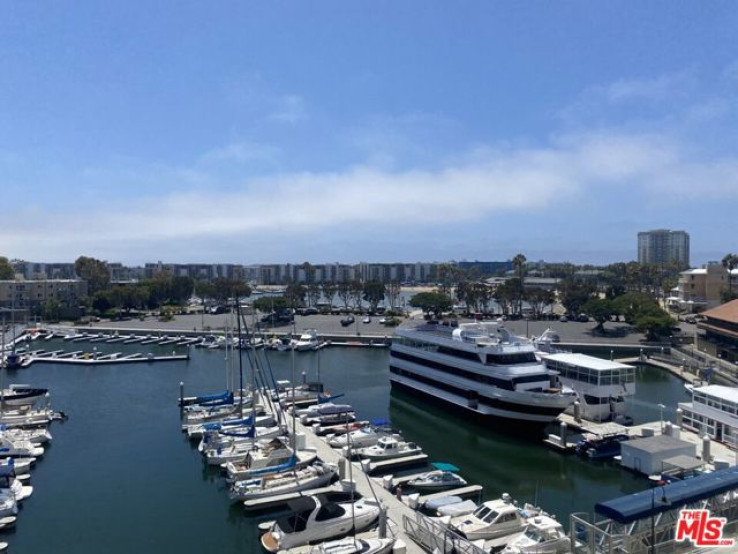 2 Bed Home to Rent in Marina del Rey, California