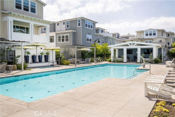 2 Bed Home to Rent in Newport Beach, California