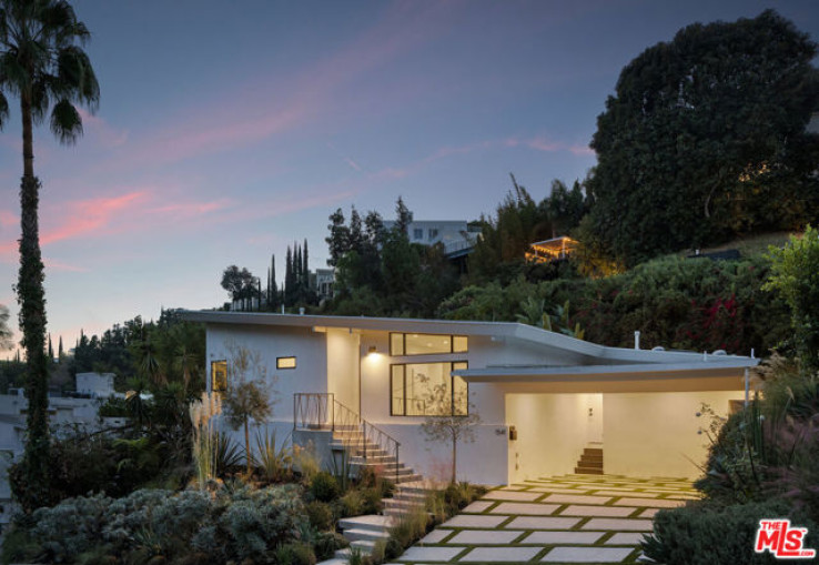 Residential Home in Sunset Strip - Hollywood Hills West