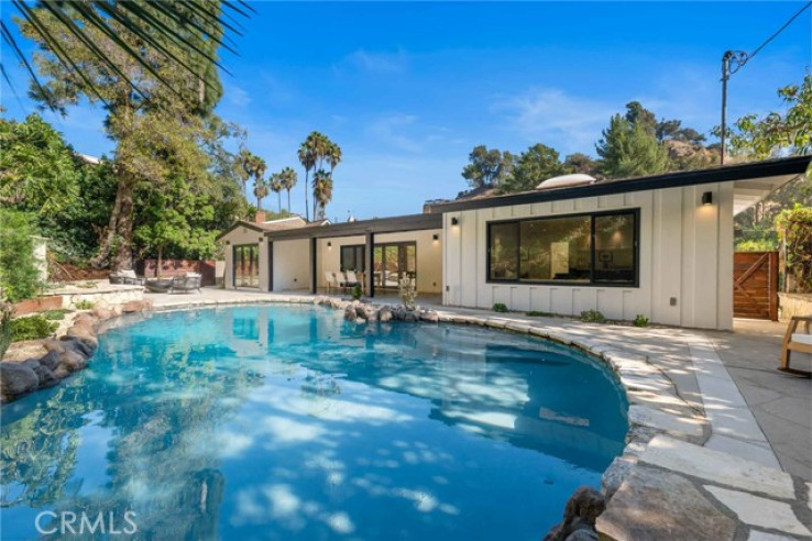 Residential Home in Beverly Hills Post Office