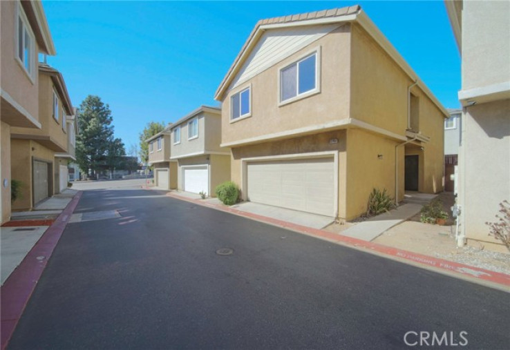 3 Bed Home to Rent in Sylmar, California