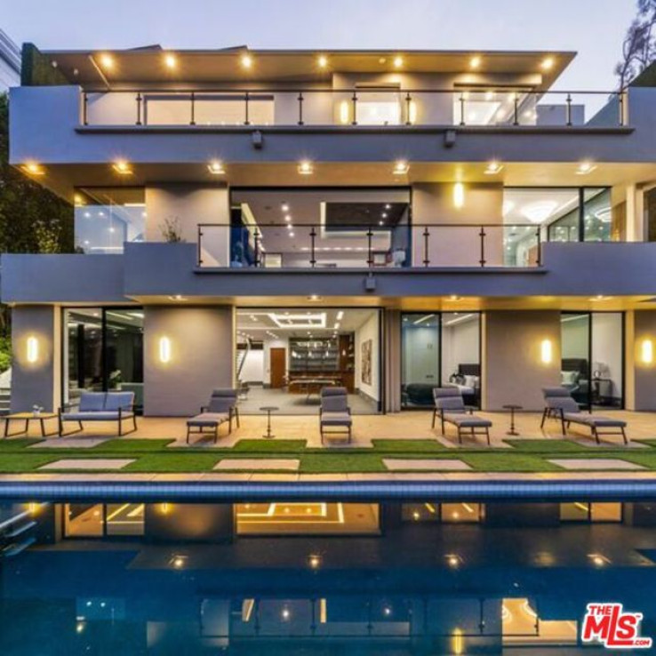 5 Bed Home to Rent in Beverly Hills, California