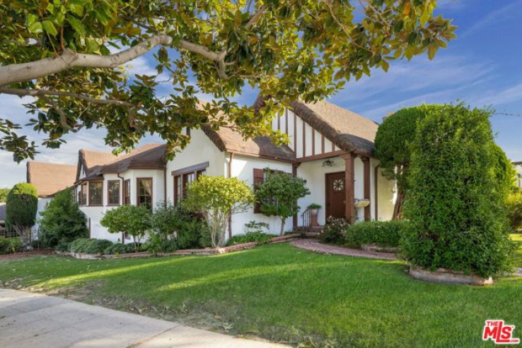 Residential Home in Hancock Park-Wilshire