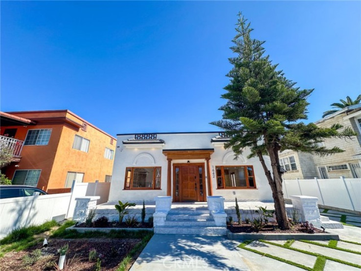 Residential Home in Hancock Park-Wilshire