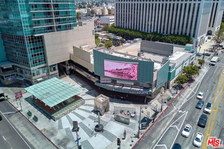 Commercial Sale in Mid-Wilshire