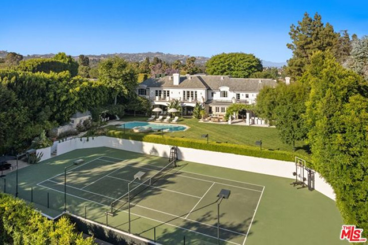 6 Bed Home for Sale in Beverly Hills, California