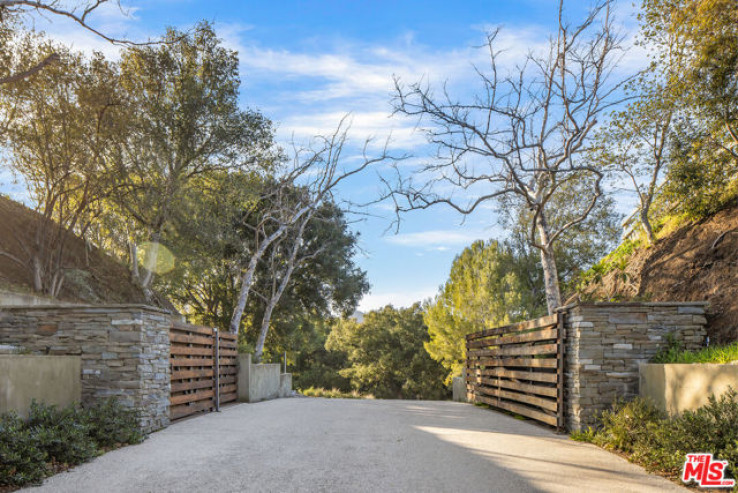 5 Bed Home for Sale in Calabasas, California