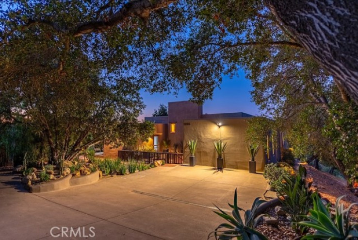 Residential Home in Woodland Hills