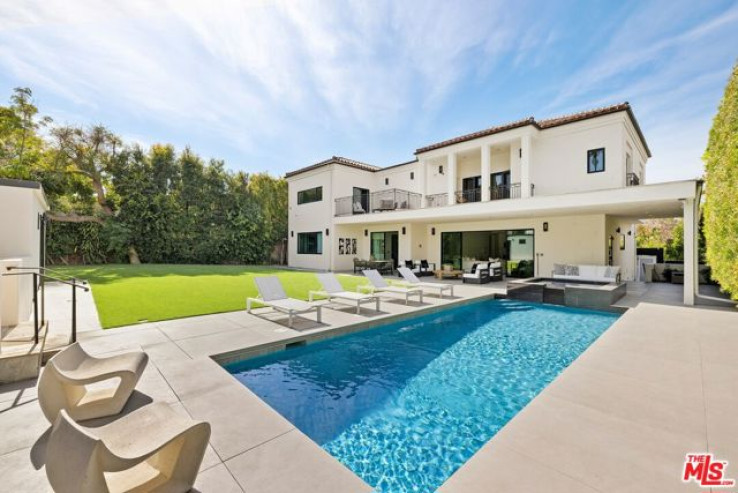 7 Bed Home for Sale in Los Angeles, California