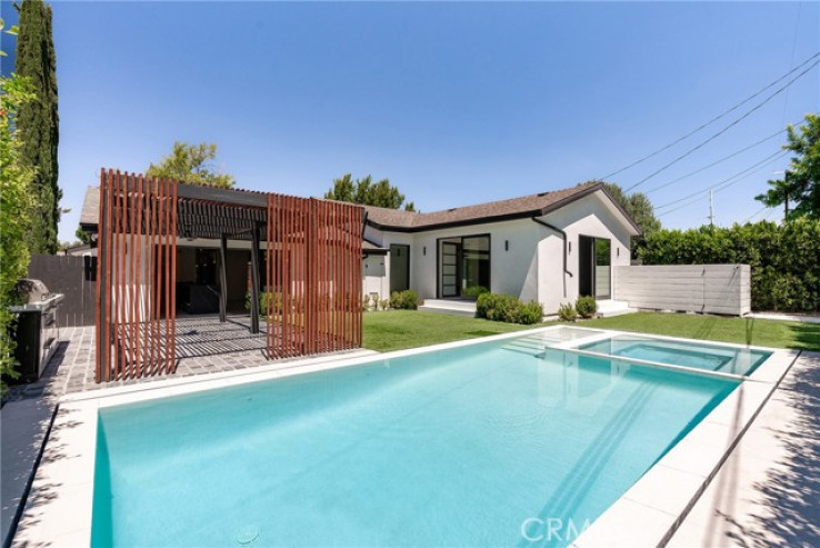 Residential Home in Woodland Hills