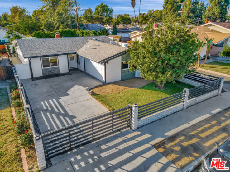 4 Bed Home to Rent in Van Nuys, California