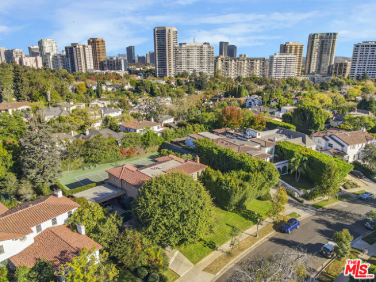 Residential Home in Westwood - Century City