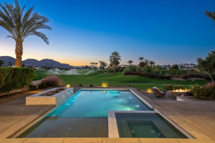 Residential Home in La Quinta South of HWY 111