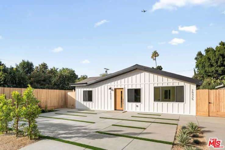 Residential Lease in Van Nuys