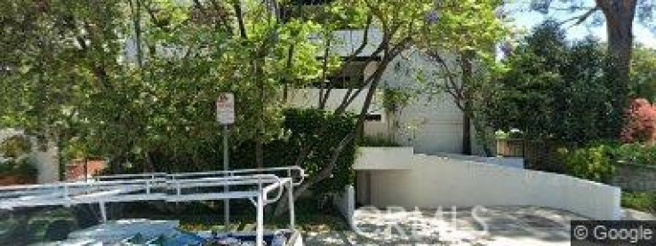 2 Bed Home to Rent in Encino, California