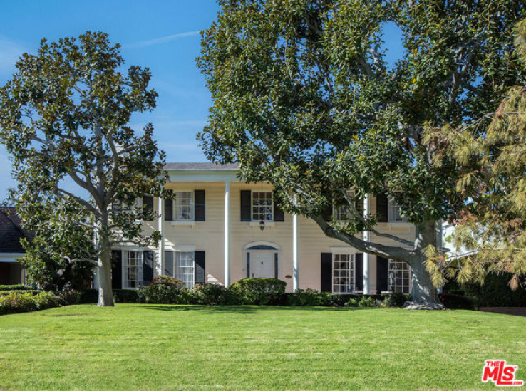 Residential Home in Beverly Hills