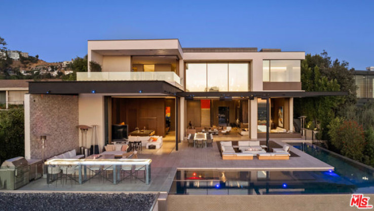 6 Bed Home for Sale in Los Angeles, California