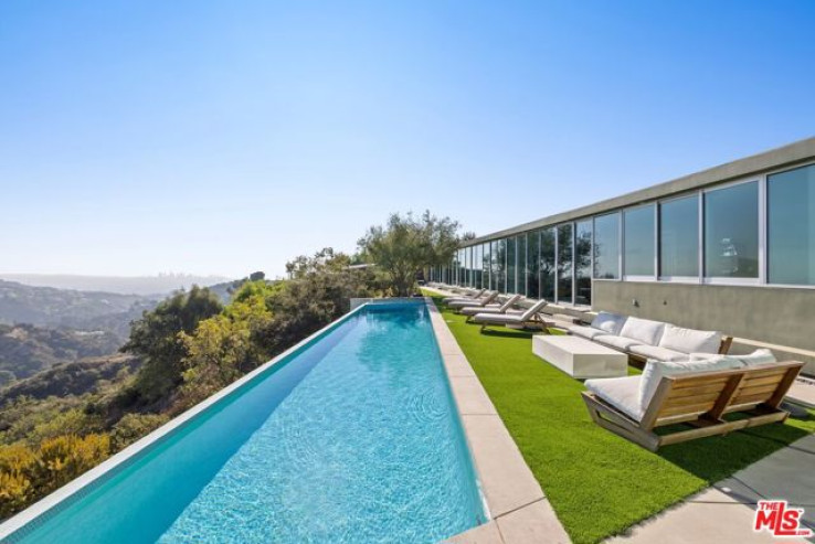 Residential Lease in Sunset Strip - Hollywood Hills West