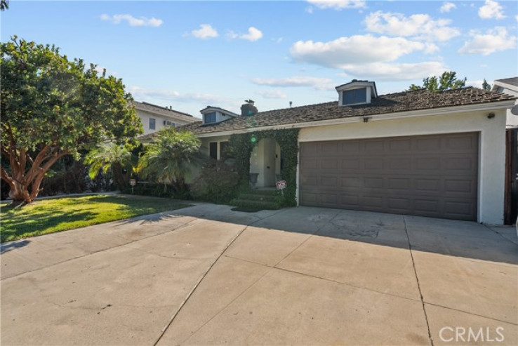 Residential Home in Toluca Lake