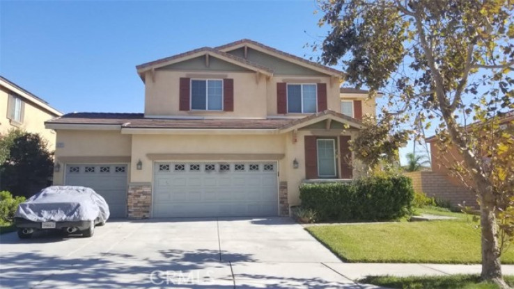 5 Bed Home to Rent in Fontana, California