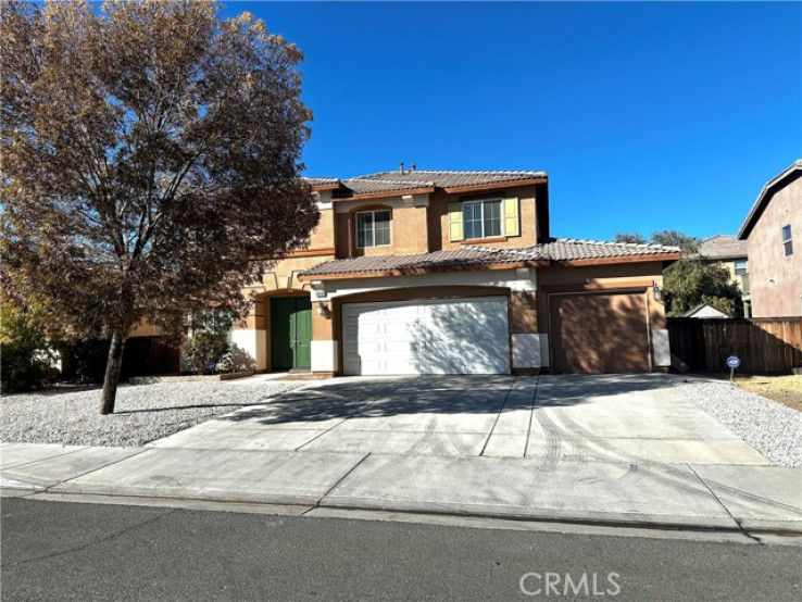 4 Bed Home to Rent in Victorville, California