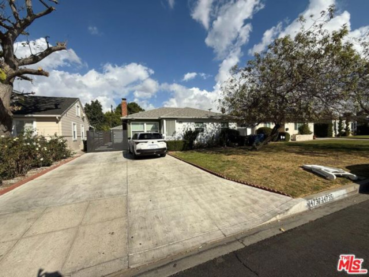 3 Bed Home to Rent in Van Nuys, California