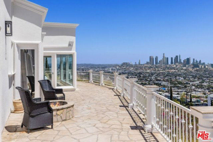 Residential Home in Sunset Strip - Hollywood Hills West