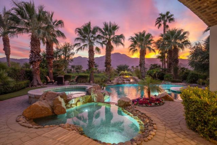 Residential Home in La Quinta South of HWY 111