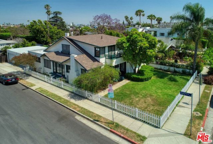 5 Bed Home for Sale in Los Angeles, California