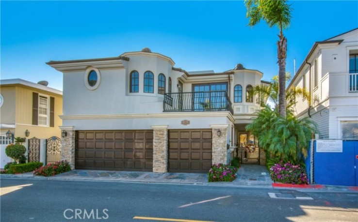 4 Bed Home to Rent in Newport Beach, California