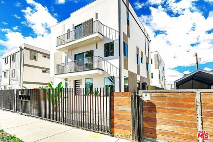  Income Home for Sale in Los Angeles, California