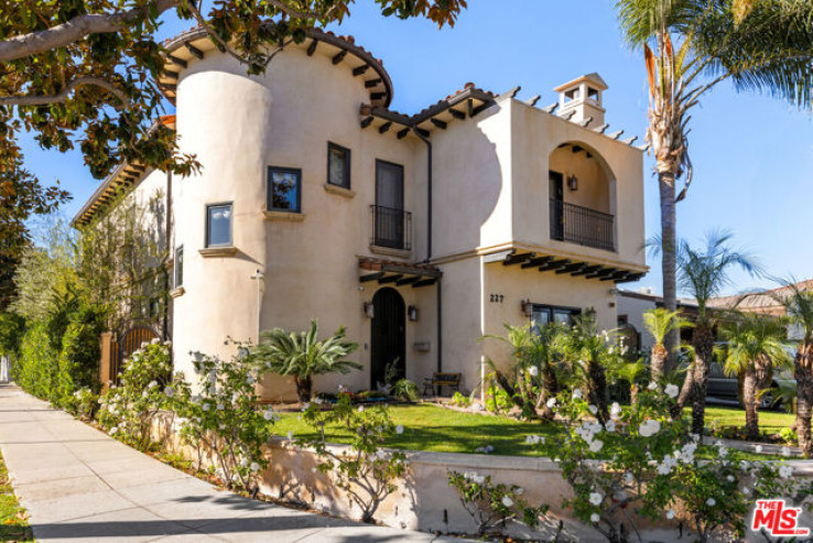 Residential Home in Beverly Hills