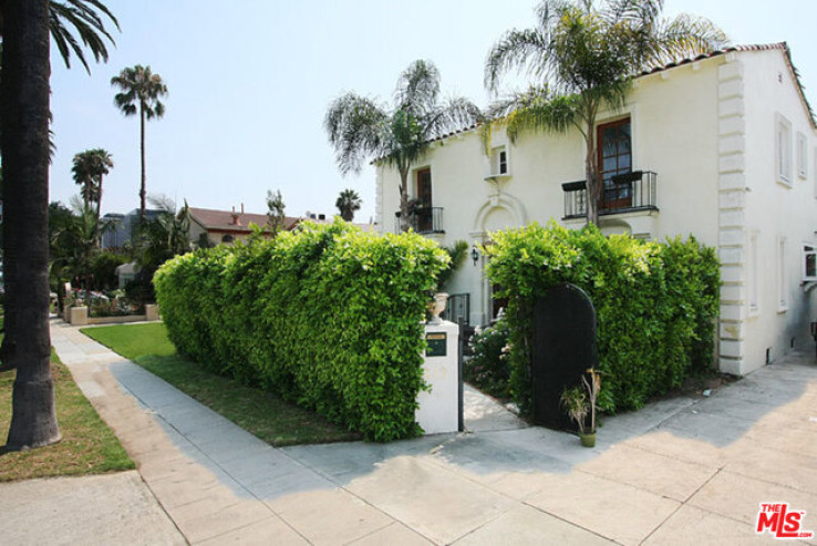 Residential Home in Beverly Hills