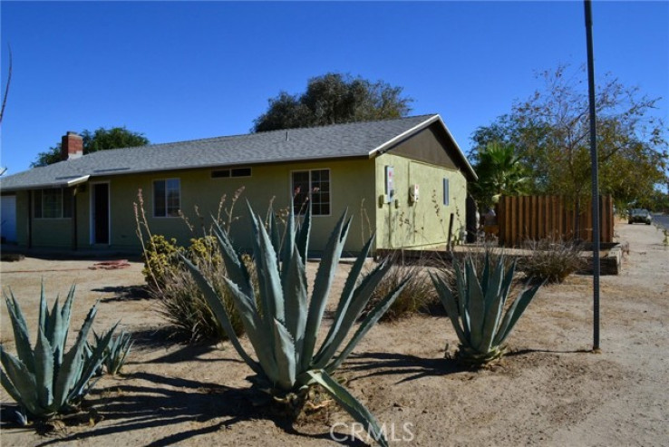 4 Bed Home to Rent in Lancaster, California